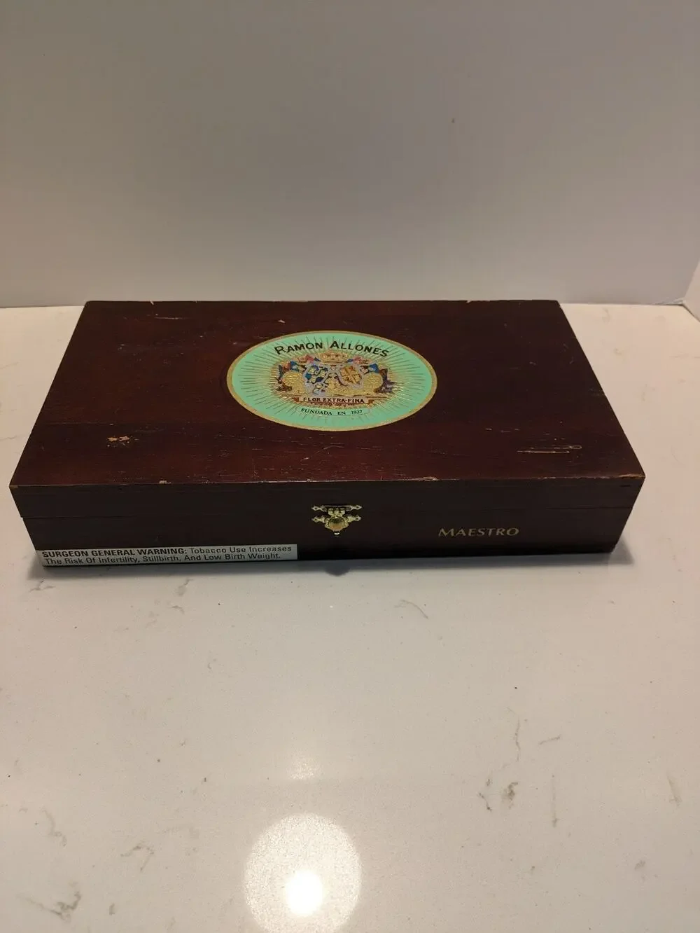 Vintage Wood Ramon Allones Maestro Cigar Box Excellent Clear Graphics.